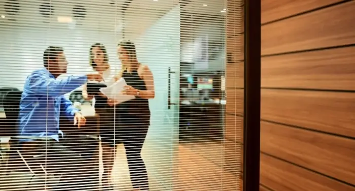 как подобрать жалюзи в офис