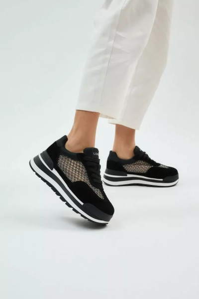 женские кроссовки