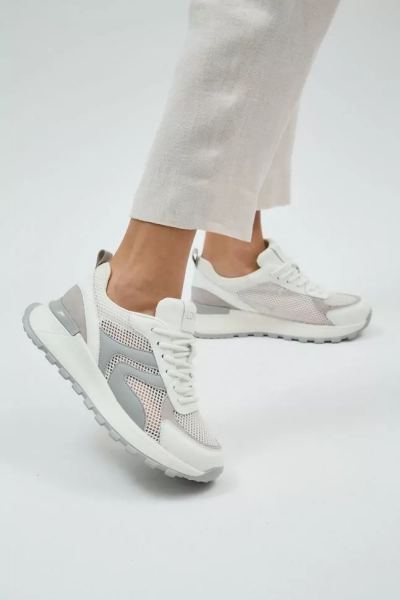 женские кроссовки