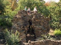 грот в Стамбульском парке - 4