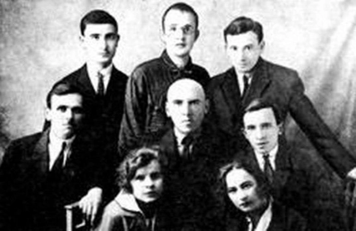 Михаил Слабченко со студентами