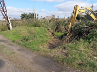 коммунальщики очищают дренажные каналы-2