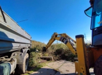 коммунальщики очищают дренажные канал3